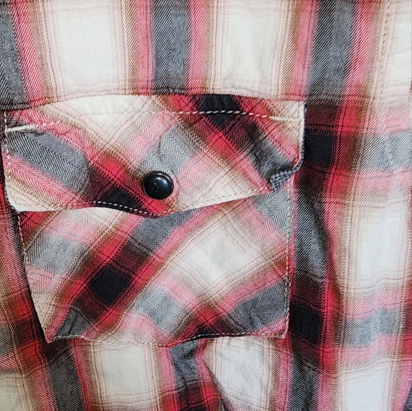 American Eagle Outfitters AE Men’s Red Vintage Fit Plaid Black Snap Button Up - Picture 7 of 9